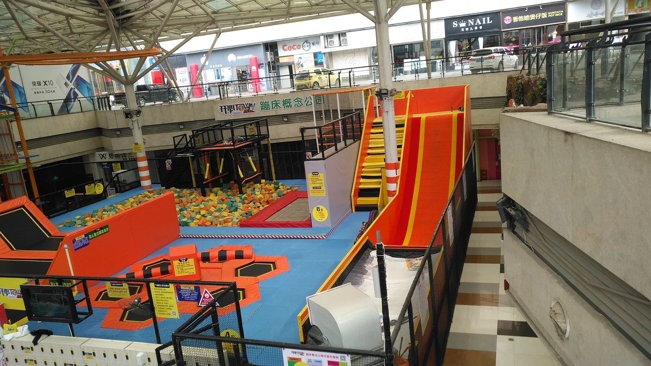 榆林開潮玩運(yùn)動(dòng)館：設(shè)計(jì)+設(shè)備找源頭廠家，蜜動(dòng)游樂300+案例經(jīng)驗(yàn)避坑指南