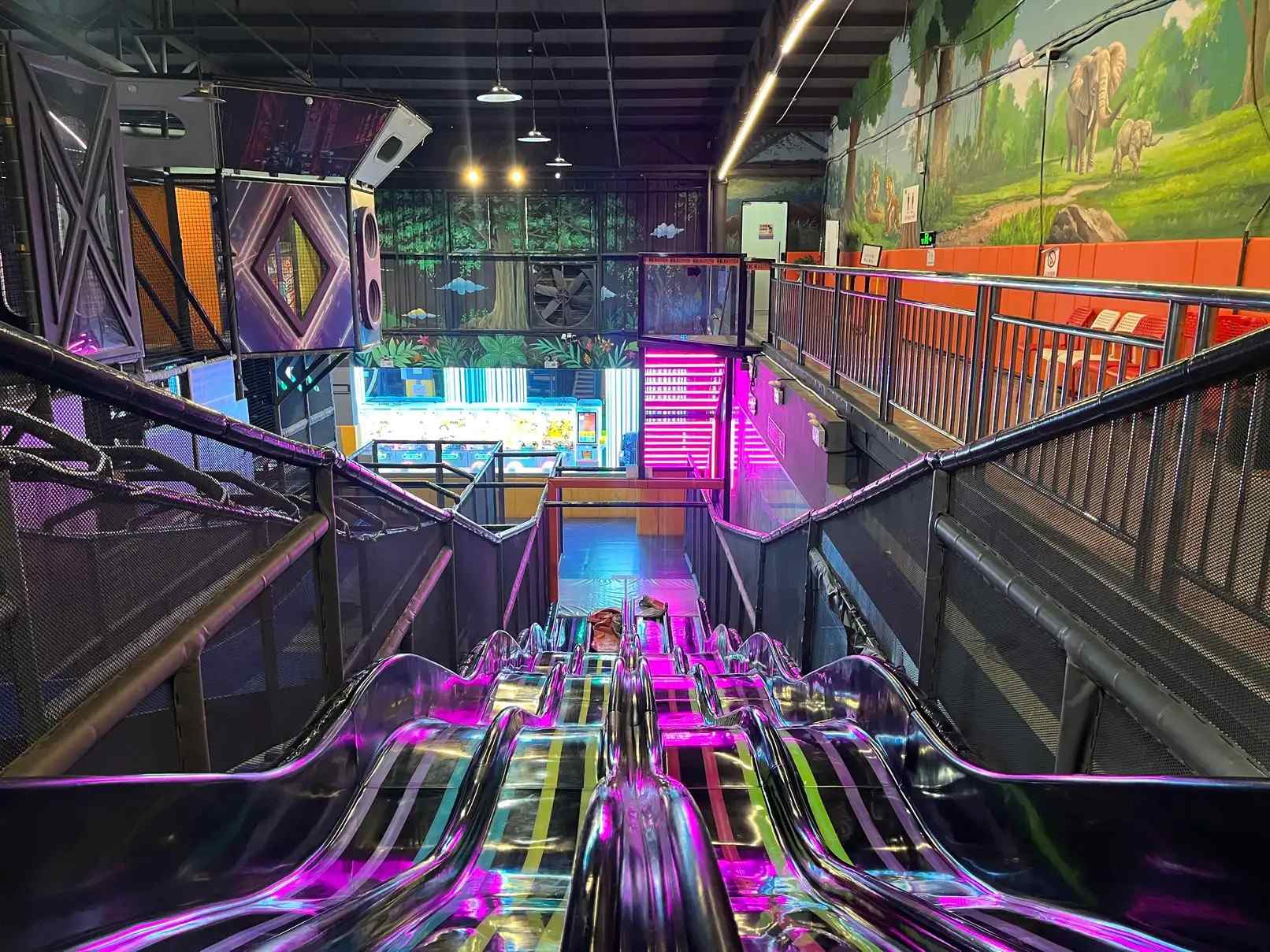 柳州開室內(nèi)兒童樂園：為何選擇蜜動游樂做源頭廠家更靠譜？