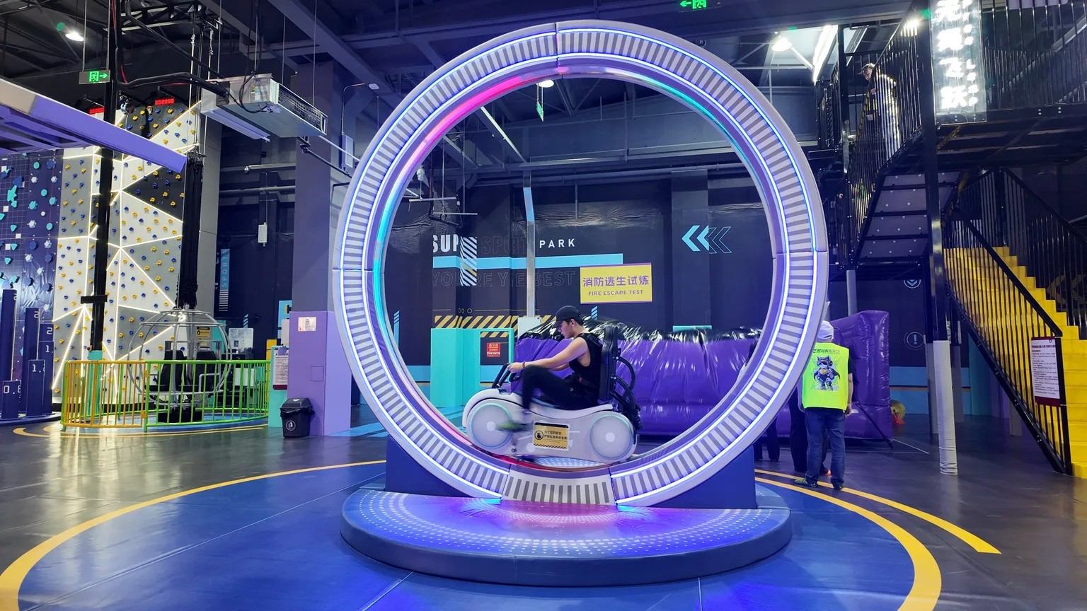 深圳室內(nèi)兒童樂園創(chuàng)業(yè)：設計+設備源頭廠家，蜜動游樂助力盈利